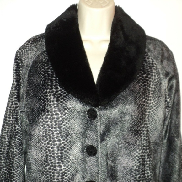 Guess Jacket Coat Women's Size M Faux Fur Snakeskin Print Gray and Black Medium - Picture 2 of 7